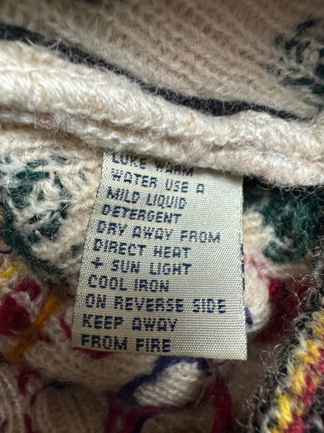 Geometric Floral Knit Sweater - Think Vintage