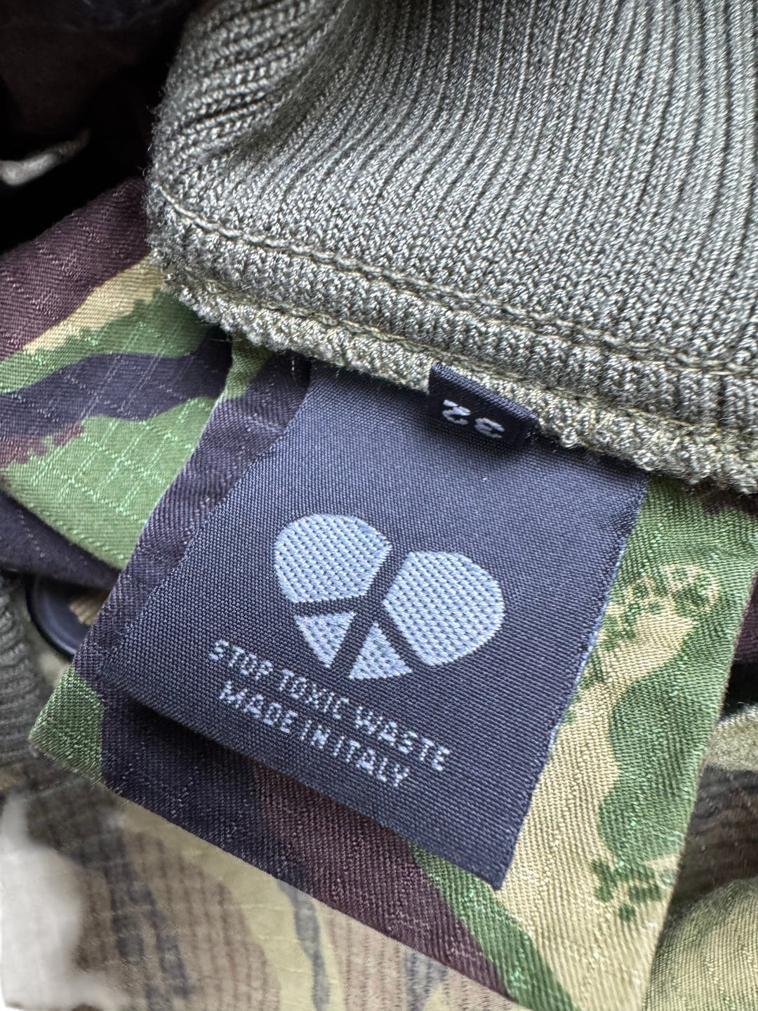 Griffin Combat Camouflage Jacket - M/L - Think Vintage ltd