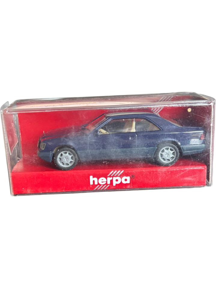 Herpa Mercedes-Benz E 320 Coupe Scale 1:87 Model - Think Vintage ltd