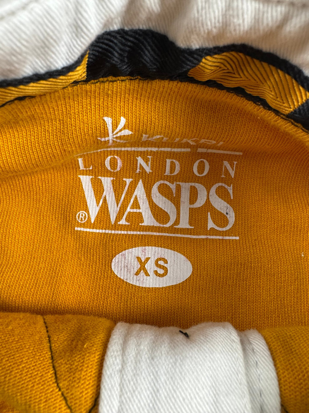 Kukri London Wasps Striped Rugby Shirt - S - Think Vintage ltd