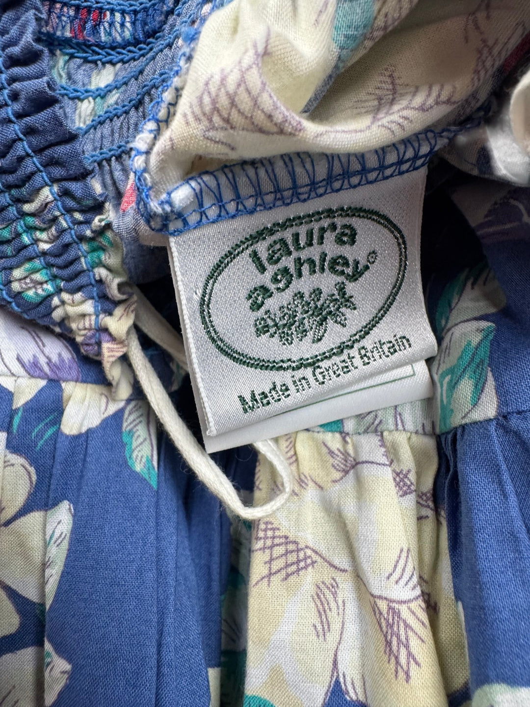 Laura Ashley Floral Cotton Skirt - W22-34 - Think Vintage ltd