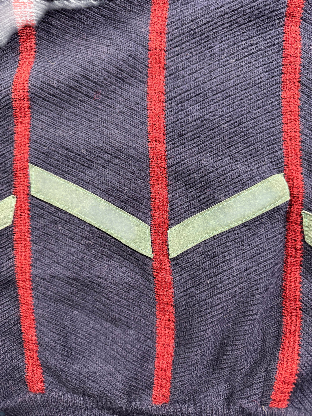 Le Monde V-Neck Striped Sweater - M - Think Vintage