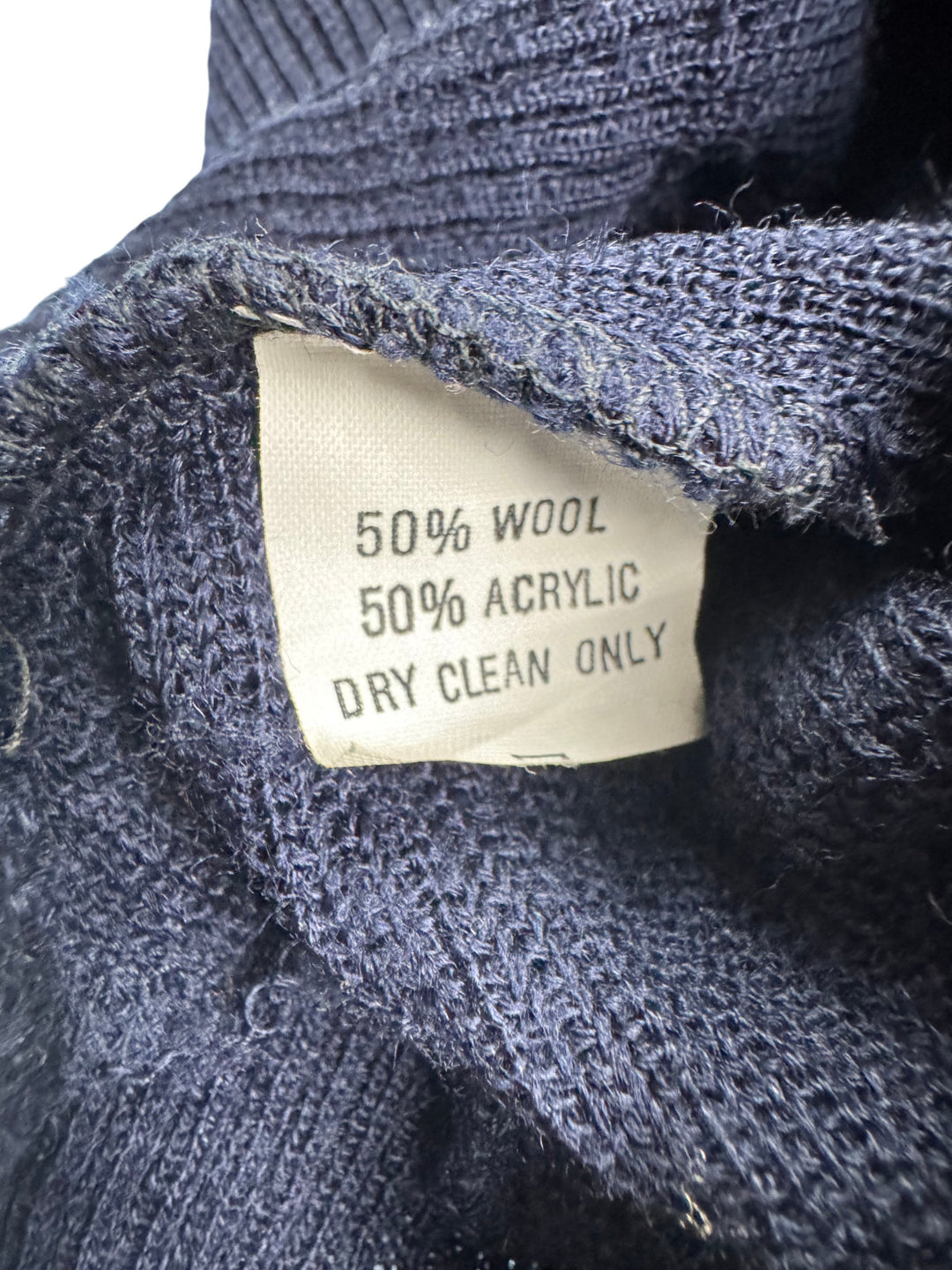 Le Monde V-Neck Striped Sweater - M - Think Vintage Online Ltd