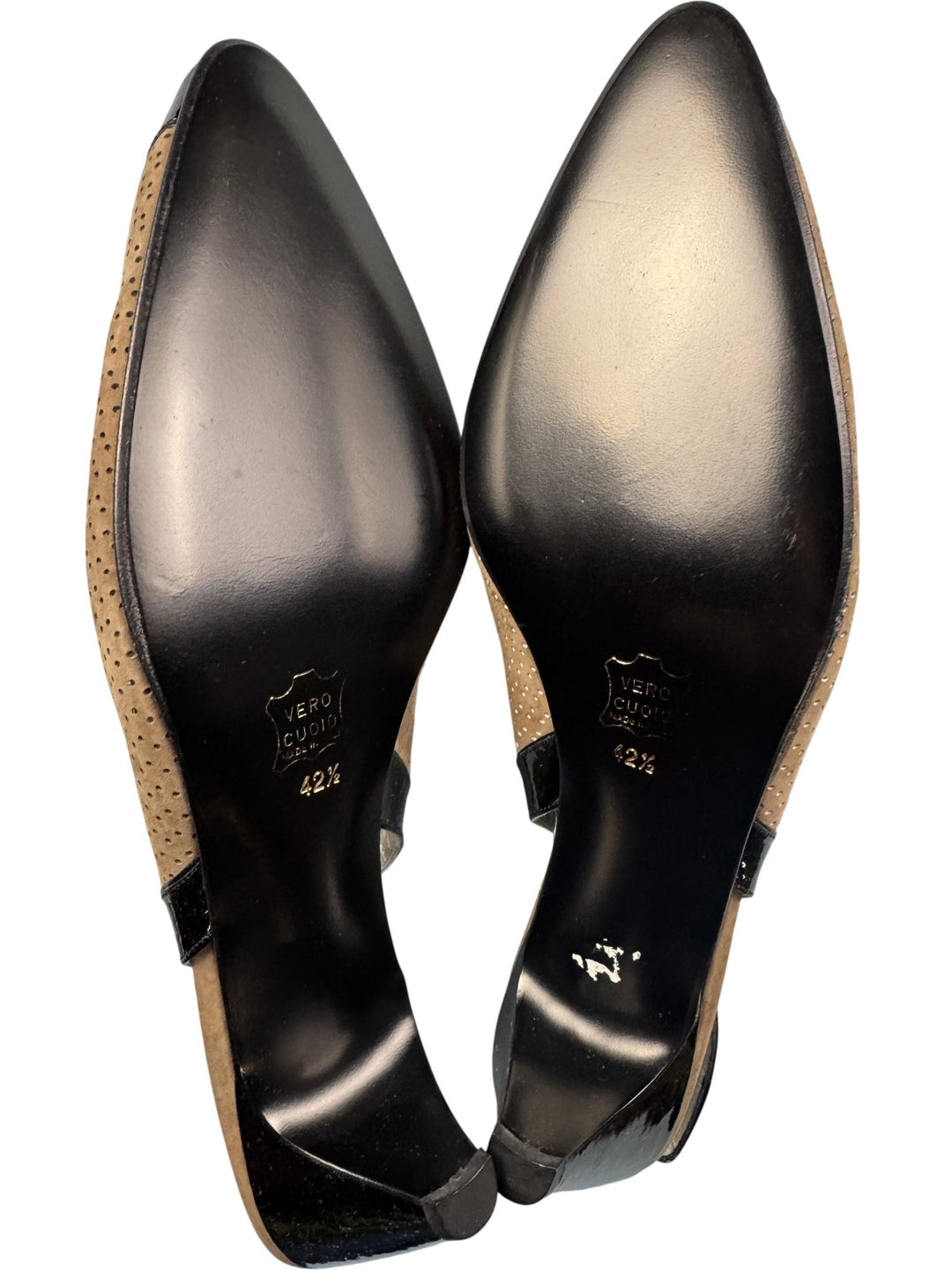 Leather Beige and Black Slingback Heels - 7.5 - Think Vintage ltd