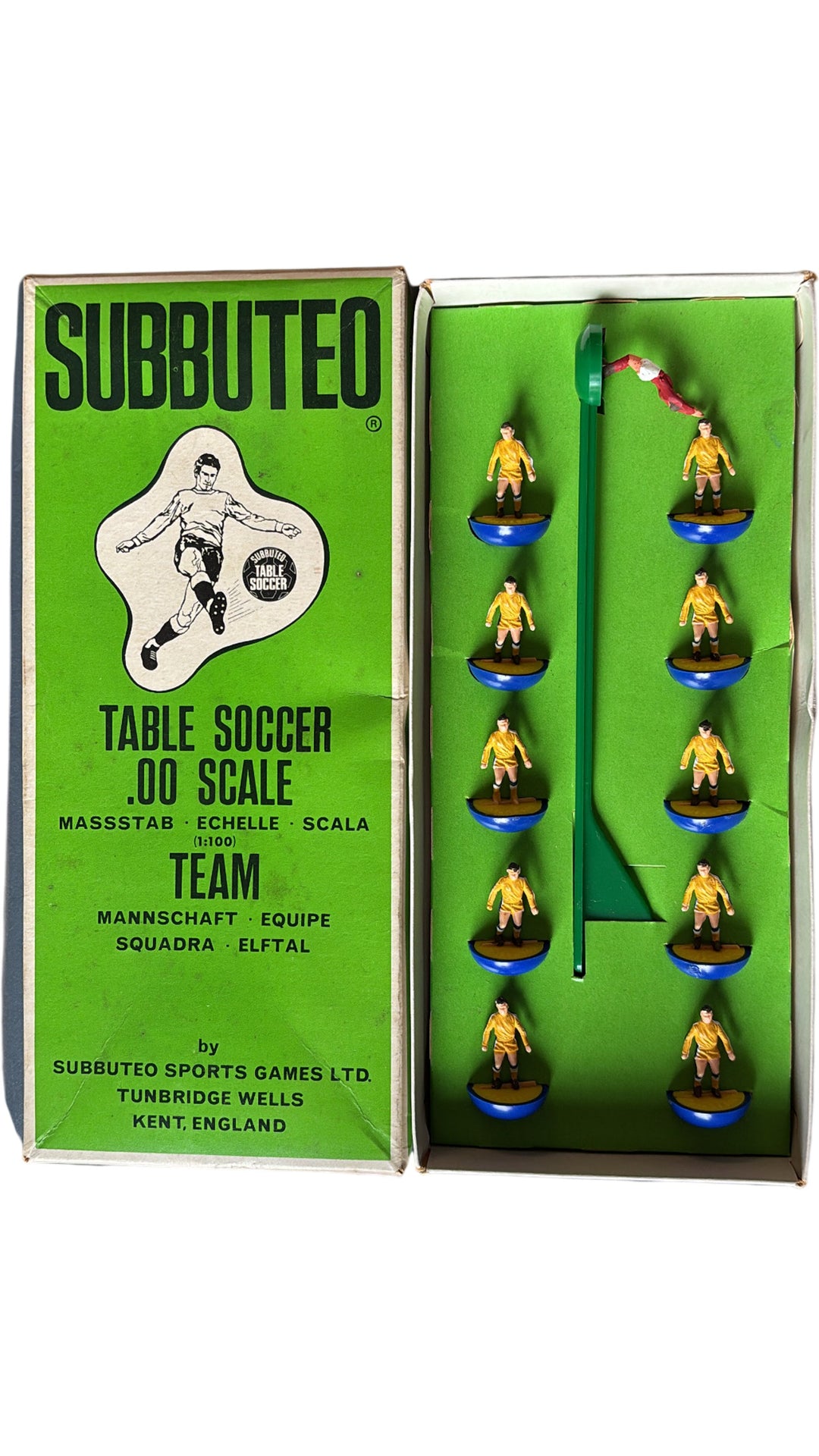 'Leeds?' Subbuteo Table Soccer .00 Scale Team Ref 24 Vintage Collectable - Think Vintage Online Ltd