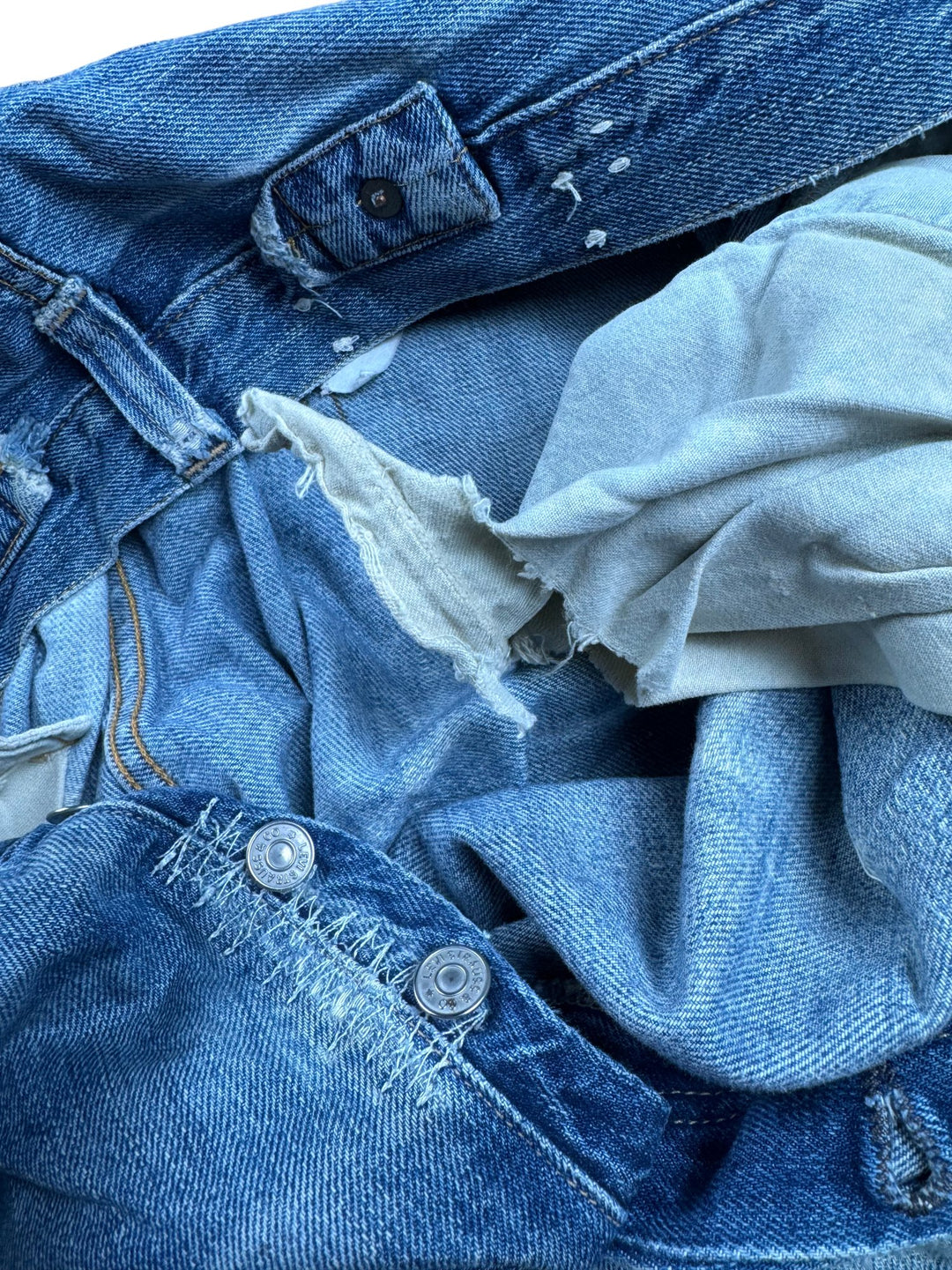 Levi 501 Distressed Limited Edition Big E Selvedge Blue Denim Jeans - W34 - Think Vintage ltd