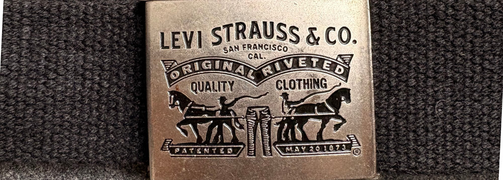 Levi Adjustable Black Belt - One Size Fits All - Think Vintage ltd