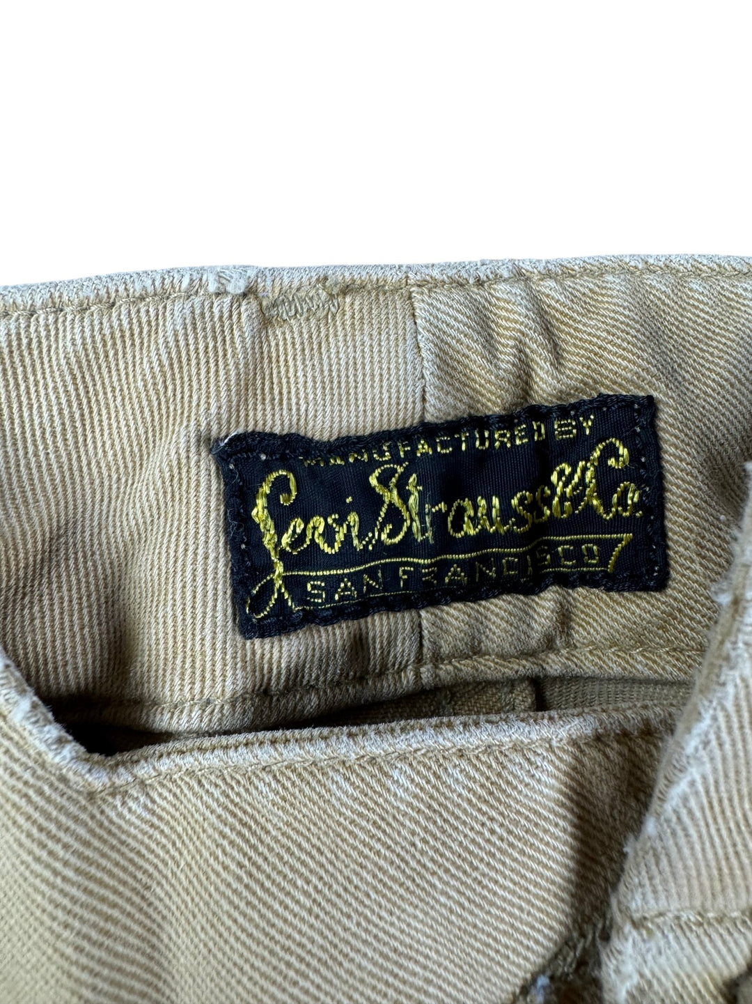 Levi Strauss Beige Chinos - W35 - Think Vintage ltd