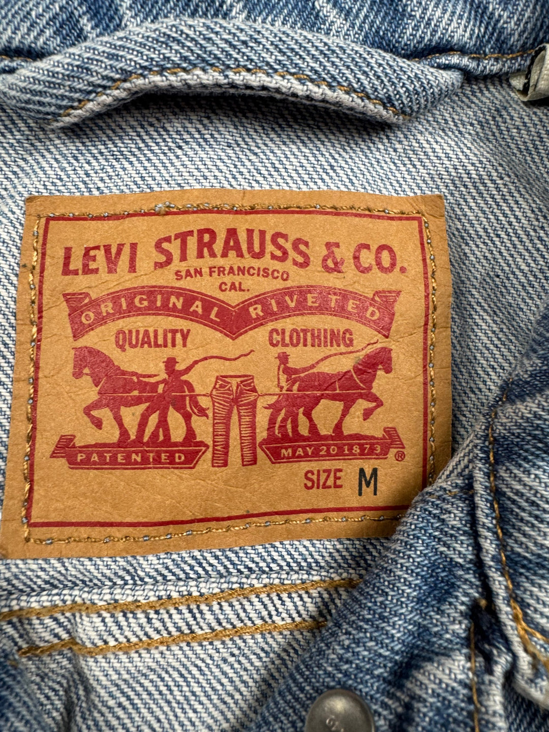 Levi Strauss Denim Vest - M - Think Vintage Online Ltd