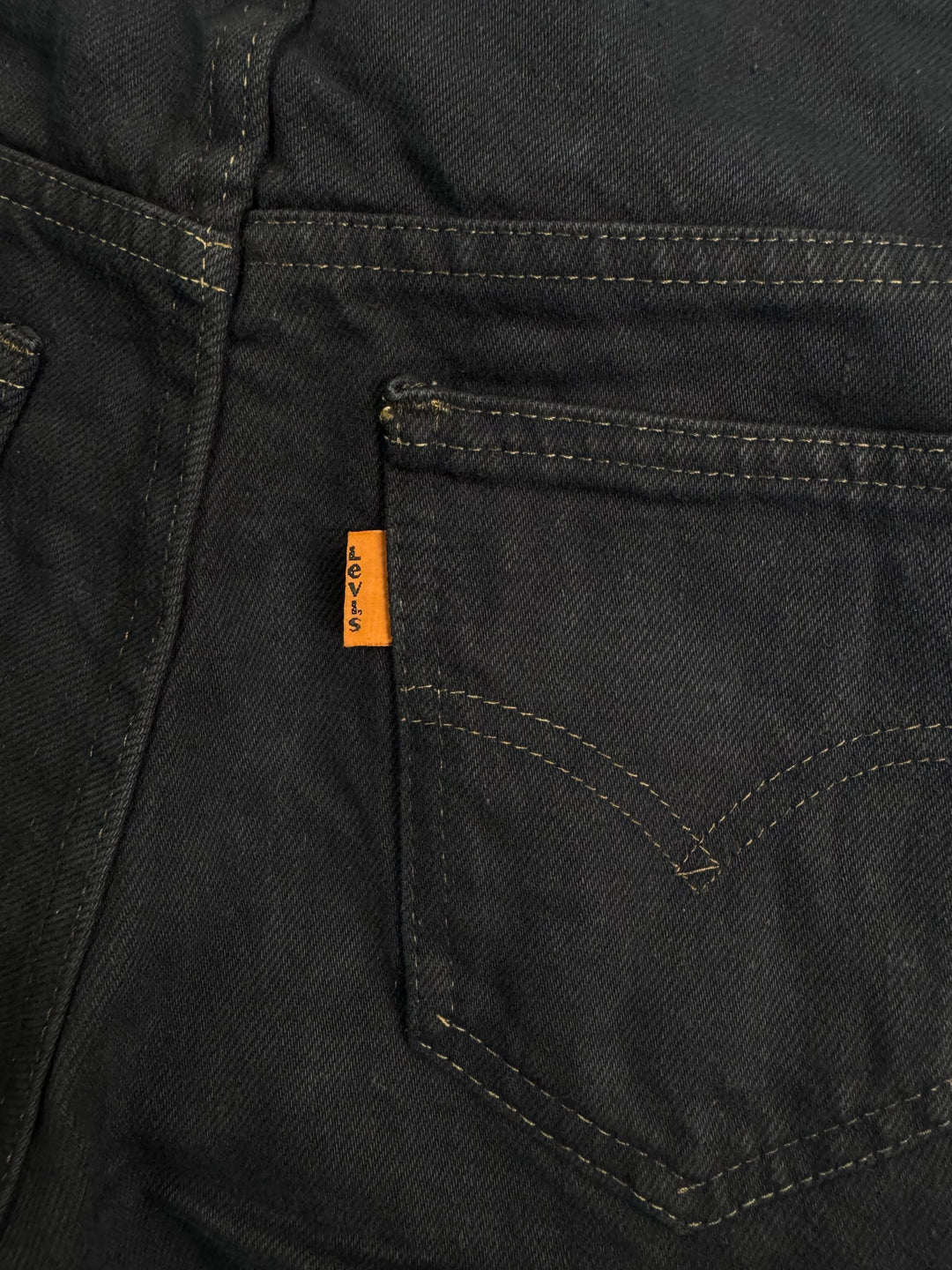 Levi's Black Denim Jeans - W26 L30 - Think Vintage