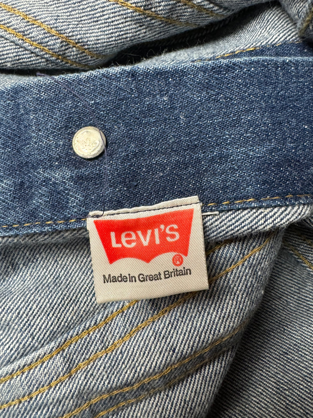 Levi's Denim Jacket - S - Think Vintage