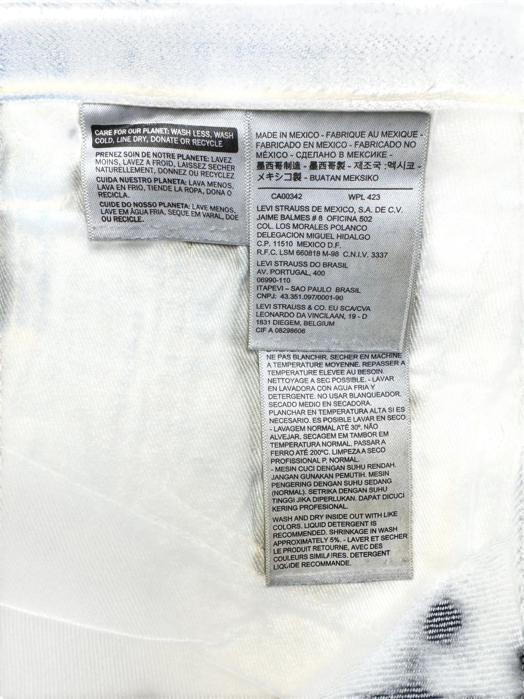 Levi's Straight Leg Denim Jeans -  W30 L30 - Think Vintage Online Ltd