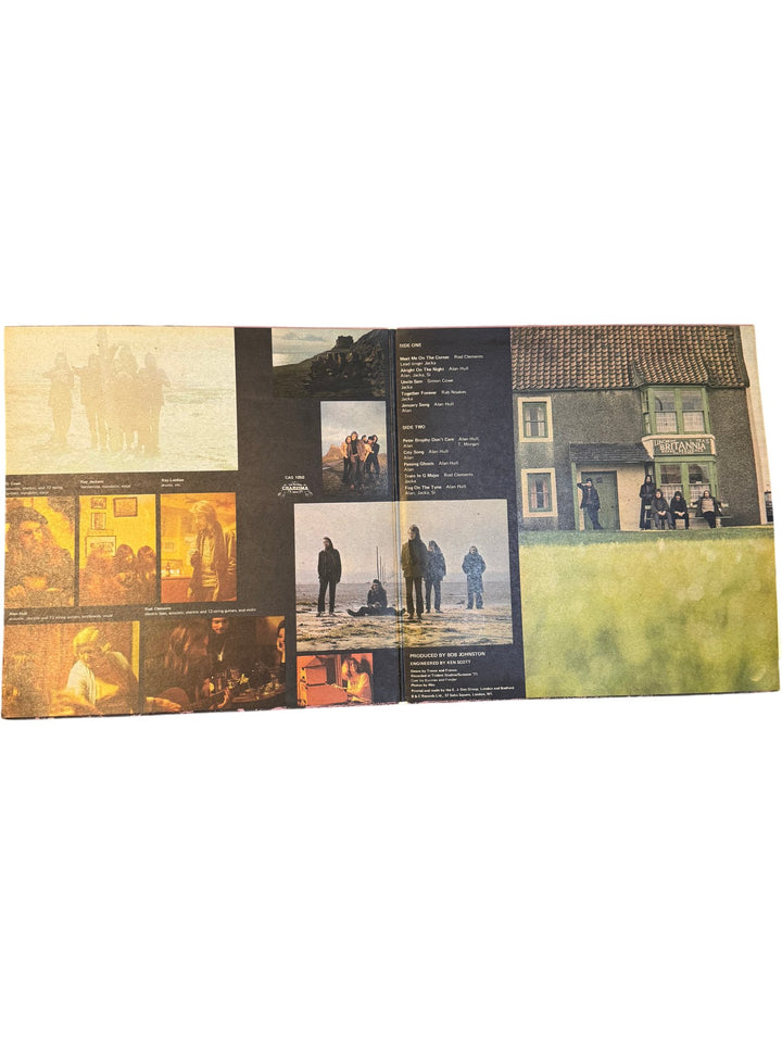 Lindisfarne Fog On The Tyne Vinyl Record - Good - Think Vintage ltd