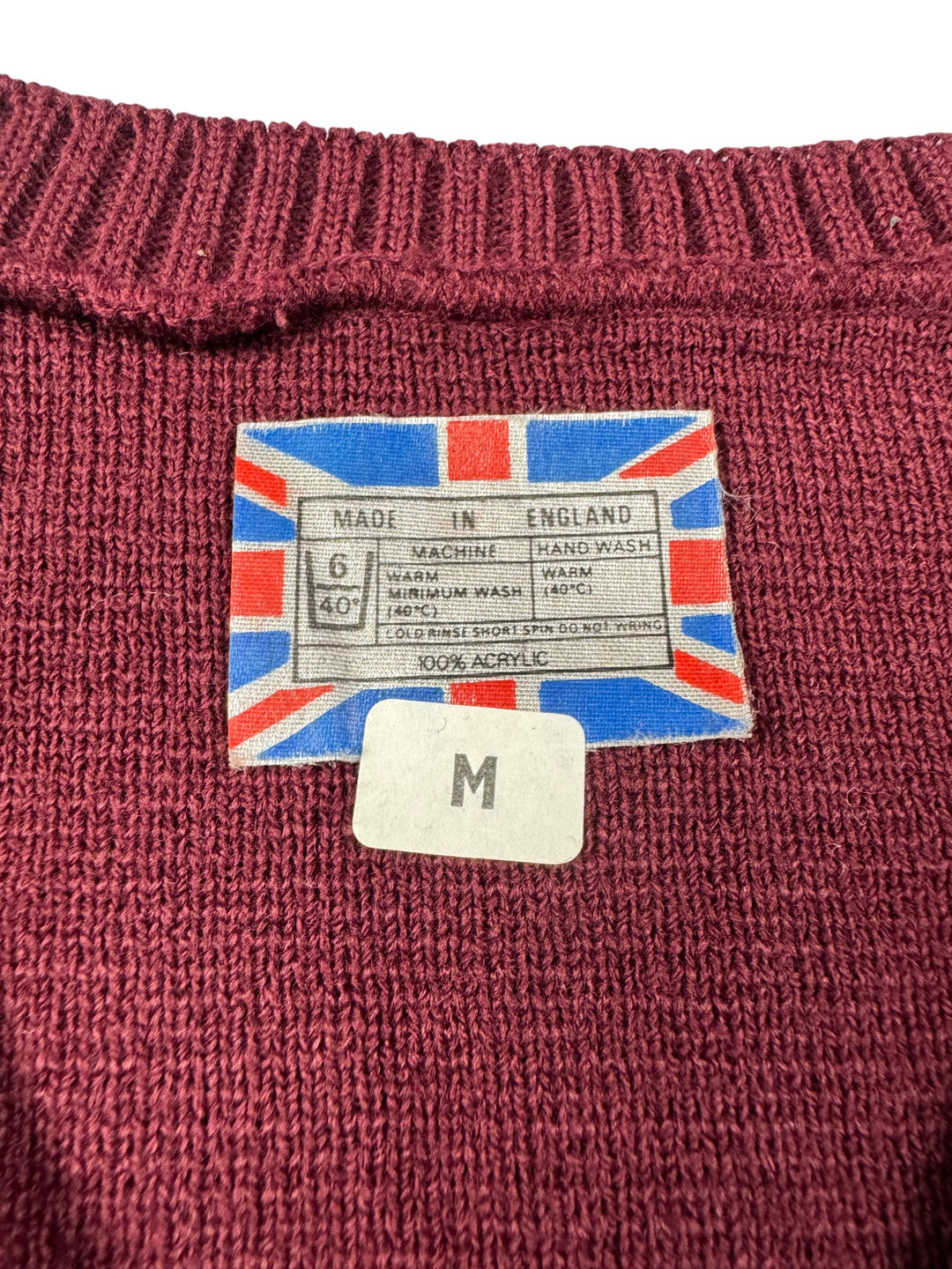 Lion Emblem V-Neck Burgundy Sweater - M - Think Vintage