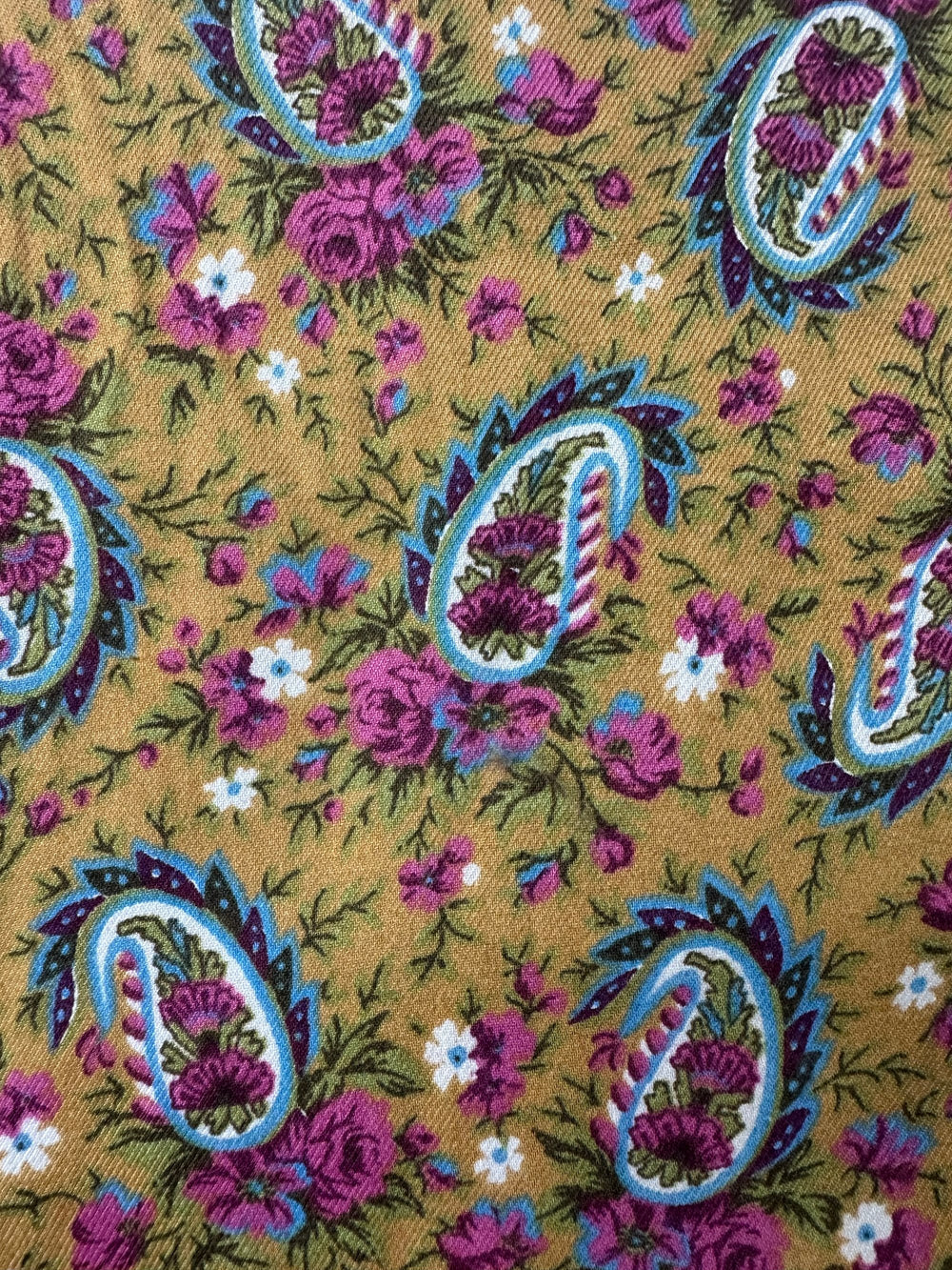 Makower Paisley Floral Fabric - Think Vintage Online Ltd