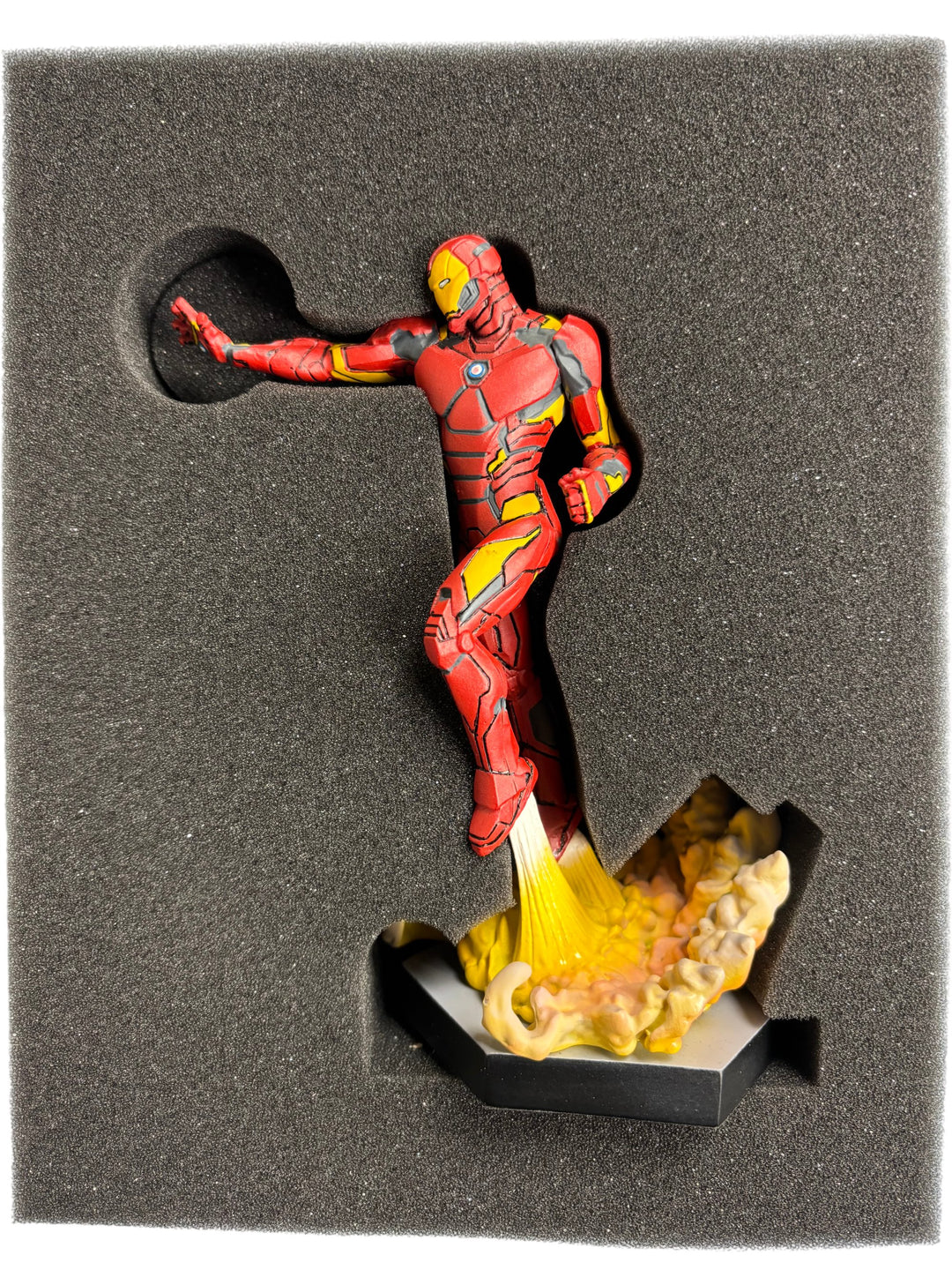 Marvel Iron Man 1:16 Scale Dynamic Statue - Think Vintage ltd