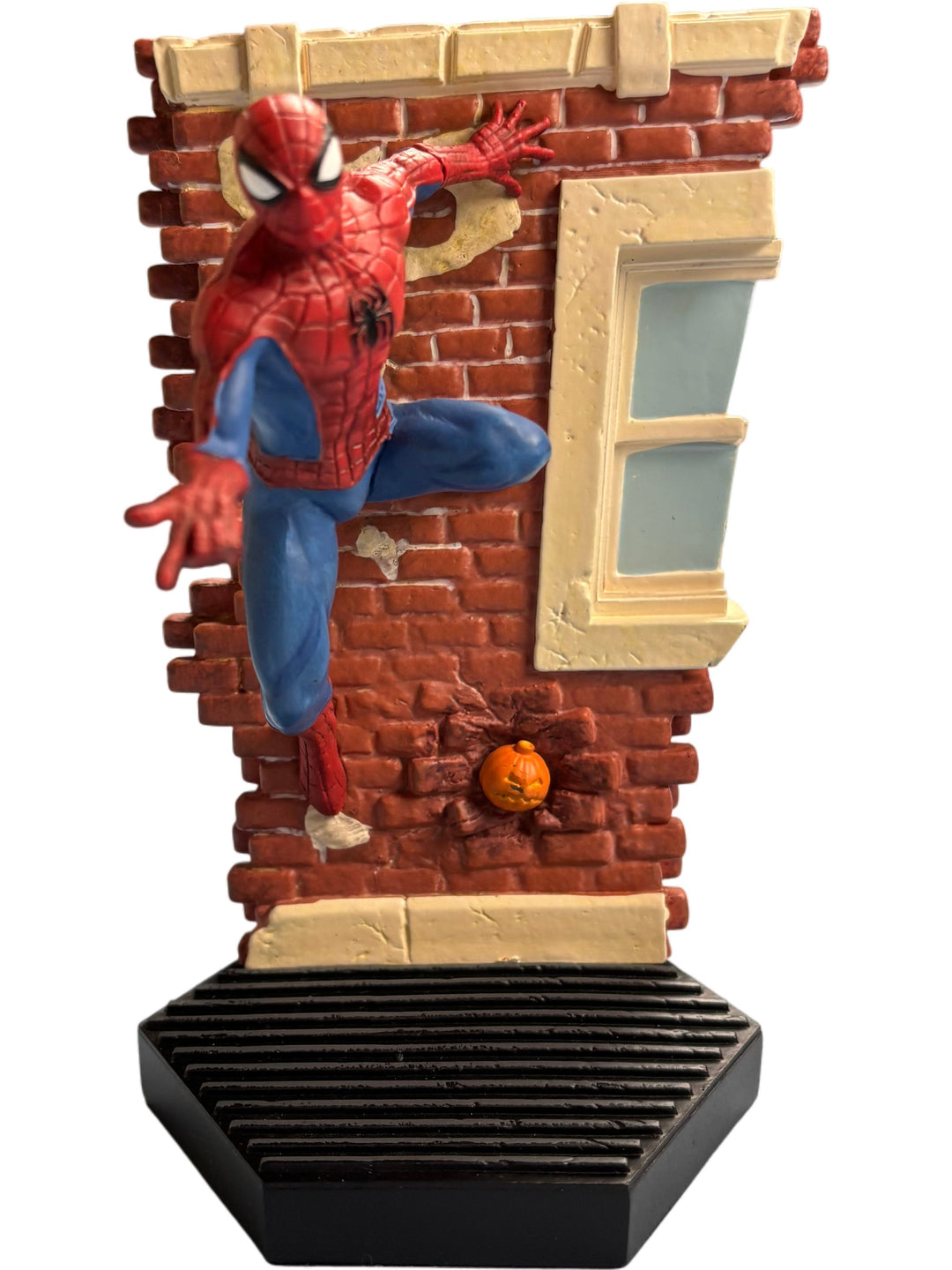 Marvel Spider-Man 1:16 Scale Dynamic Statue - Think Vintage