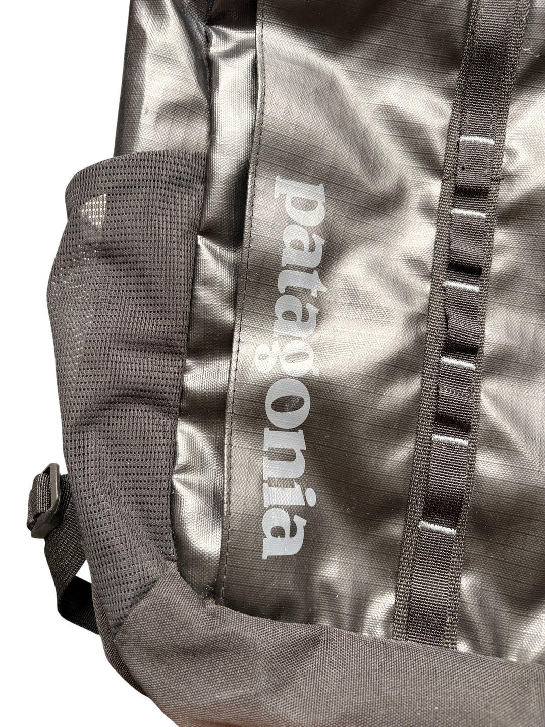 Patagonia Black Backpack - Think Vintage ltd