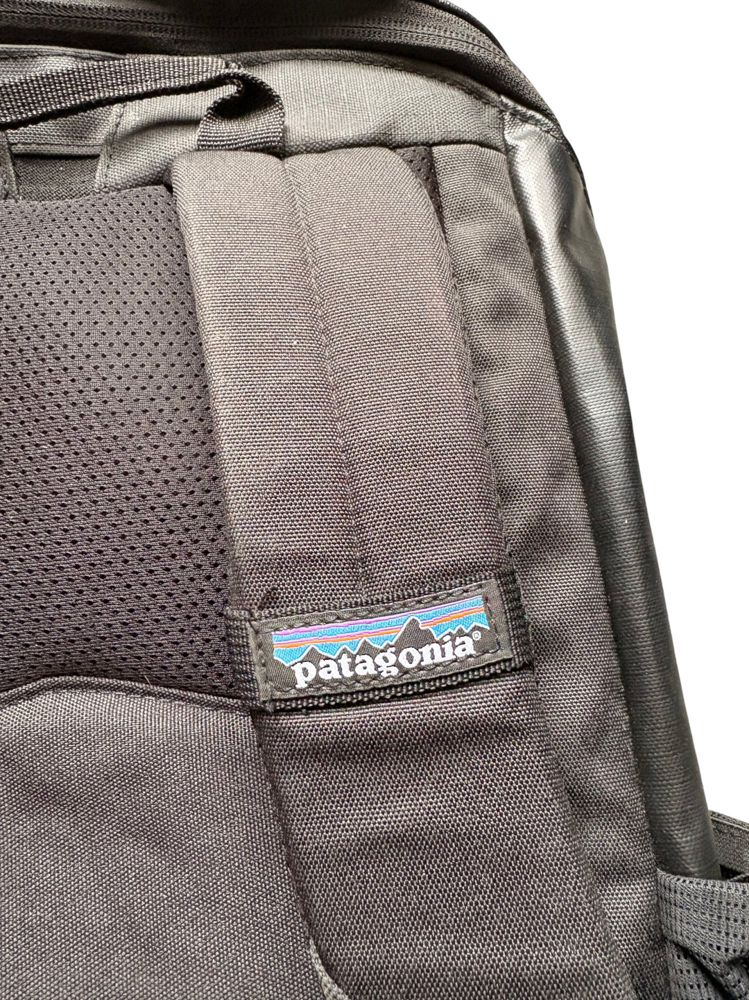 Patagonia Black Backpack - Think Vintage ltd