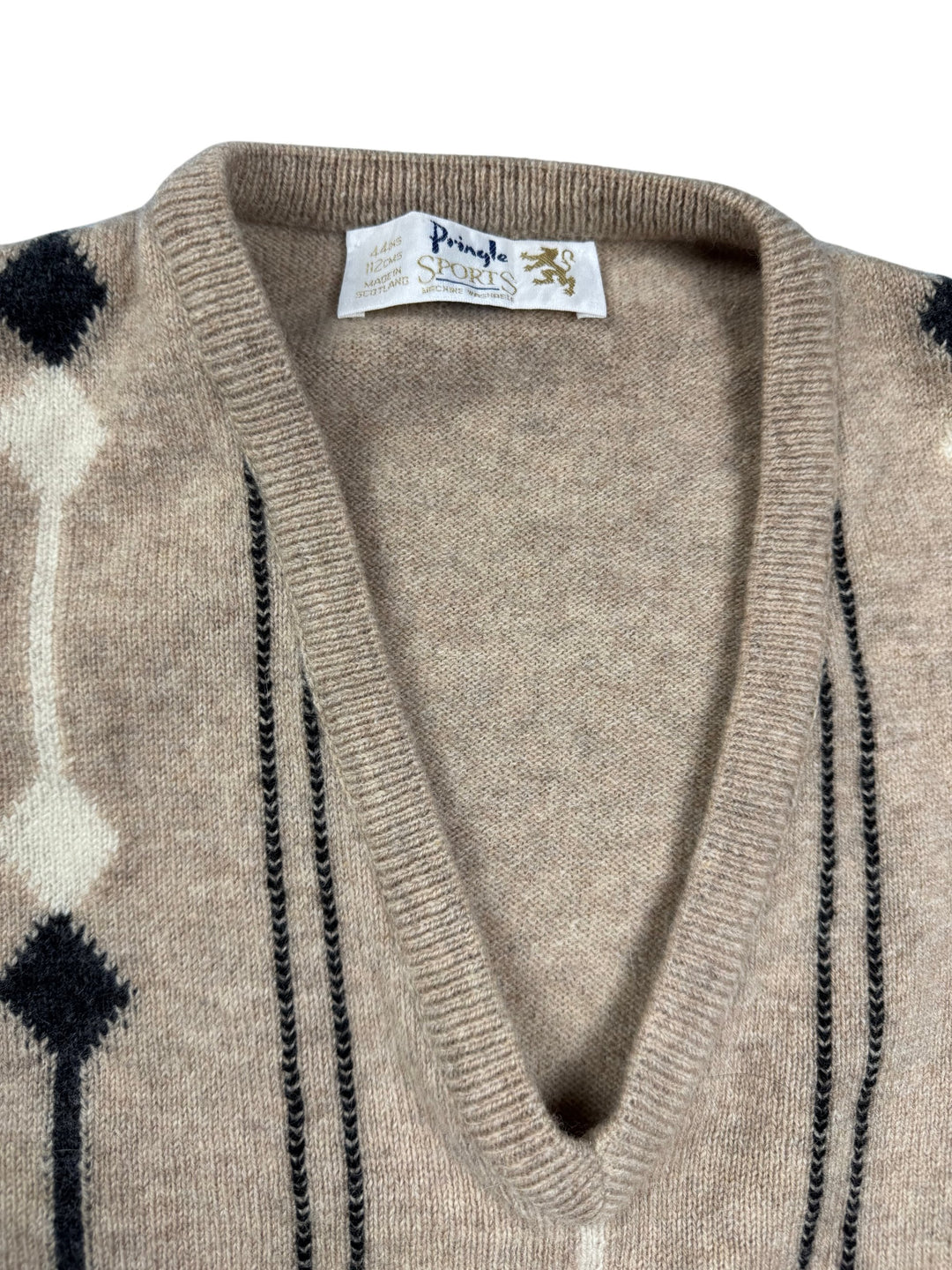 Pringle Sports Beige Patterned V-Neck Sweater - L - Think Vintage Online Ltd