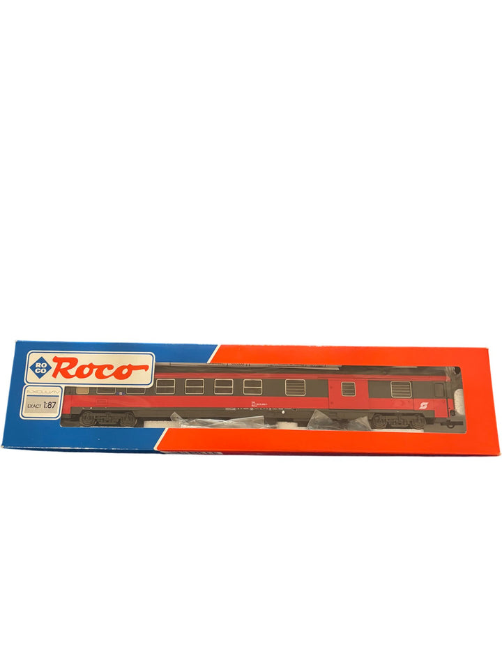 Roco HO Scale ÖBB Passenger Car Model Train - Think Vintage ltd