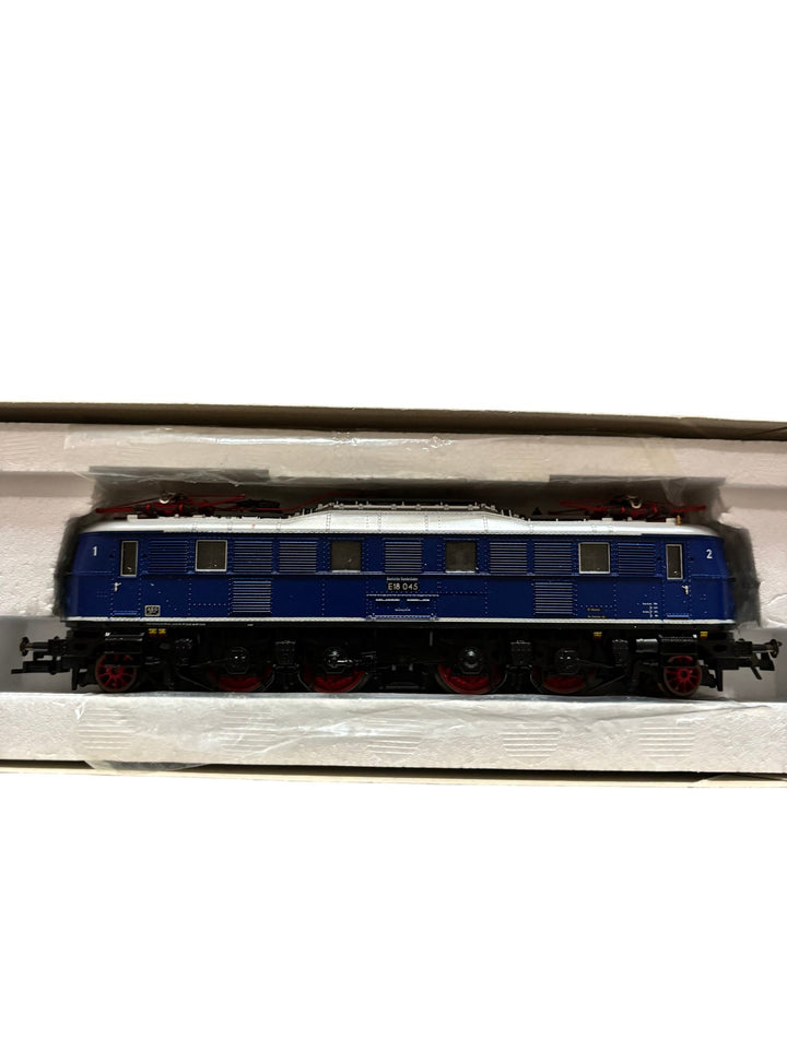 Roco HO Scale DB E18 Model Train - Think Vintage ltd
