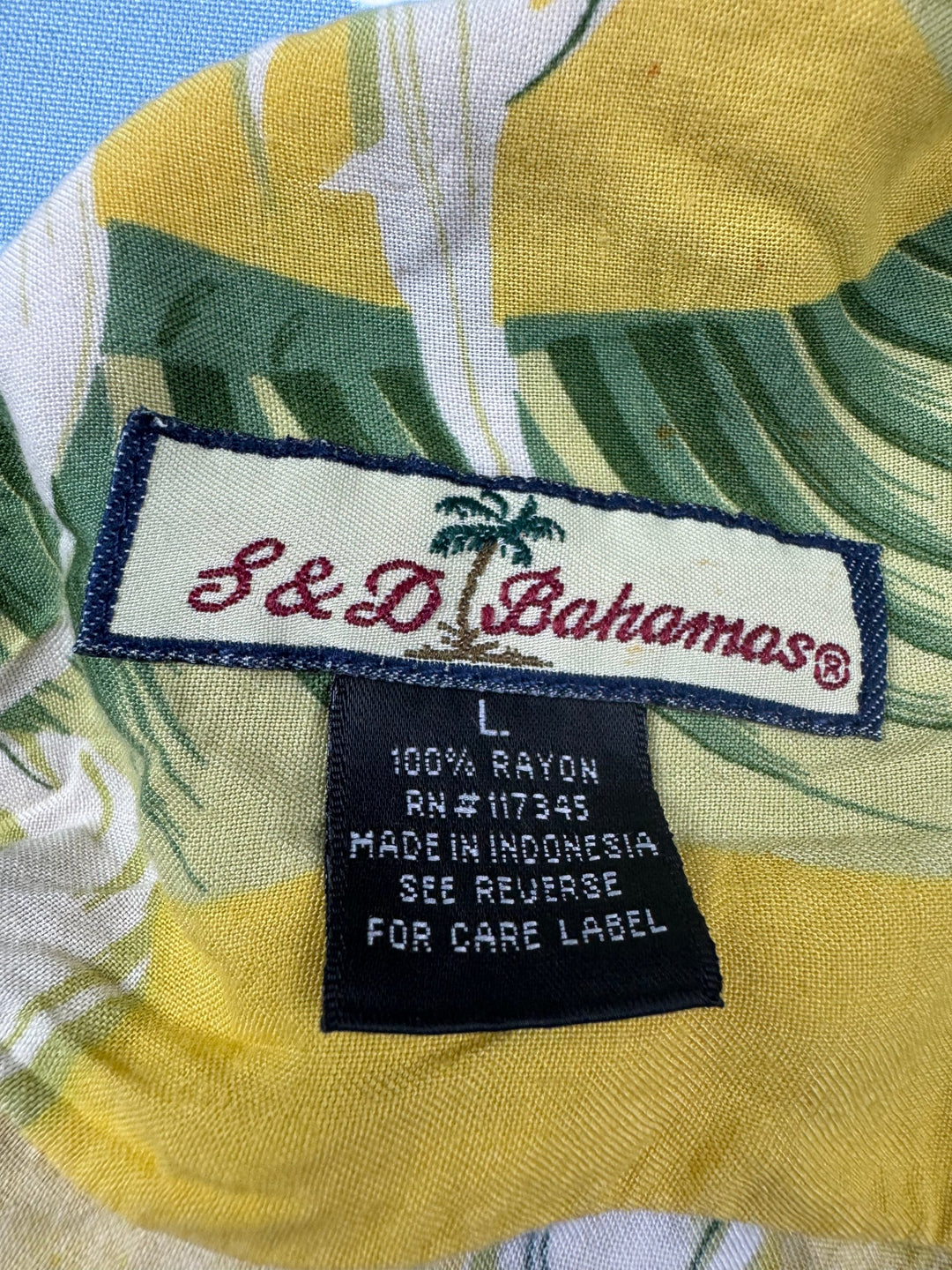 S&D Bahamas Floral Hawaiian Shirt - Think Vintage Online Ltd
