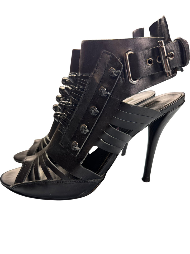 Steven by Steve Madden Black Strappy Heels - 7 - Think Vintage ltd