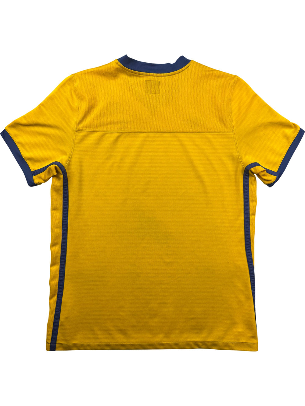 Umbro Sweden Football Shirt - L - Think Vintage Online Ltd