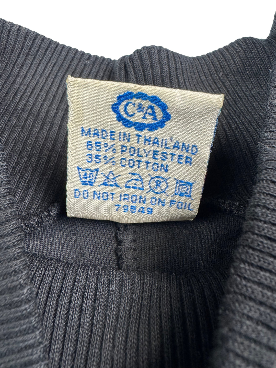 Yessica Black Sweater with Printed Shoulders - M - Think Vintage