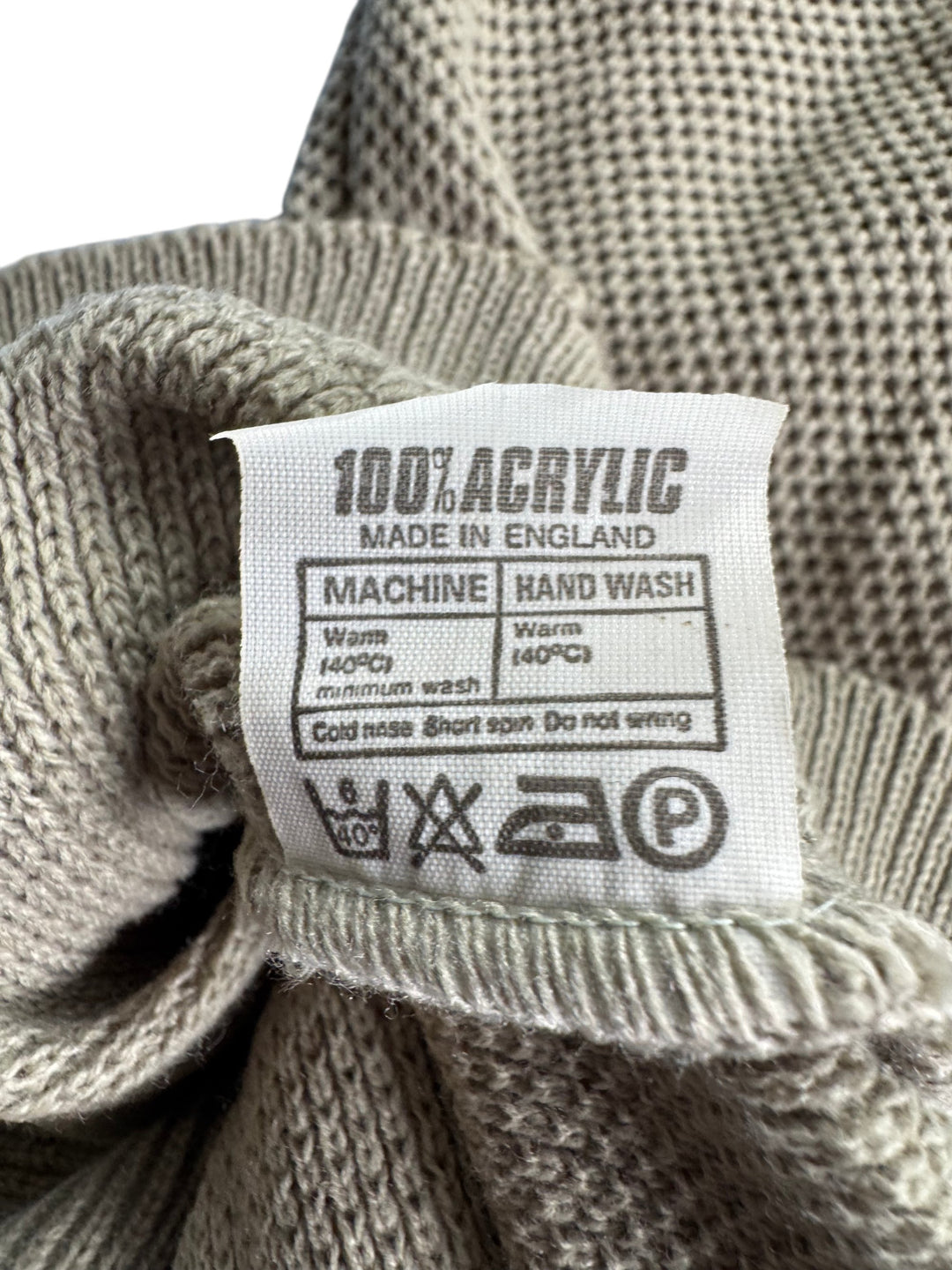 Zanetti V-Neck Knit Sweater Beige - S - Think Vintage Online Ltd