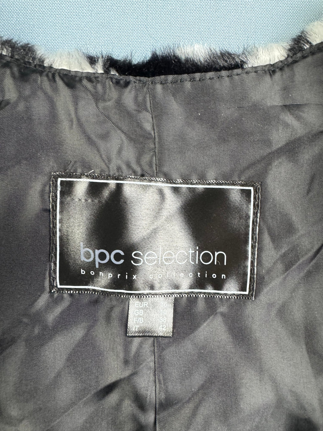 Zebra Faux Fur Vest - M - Think Vintage ltd