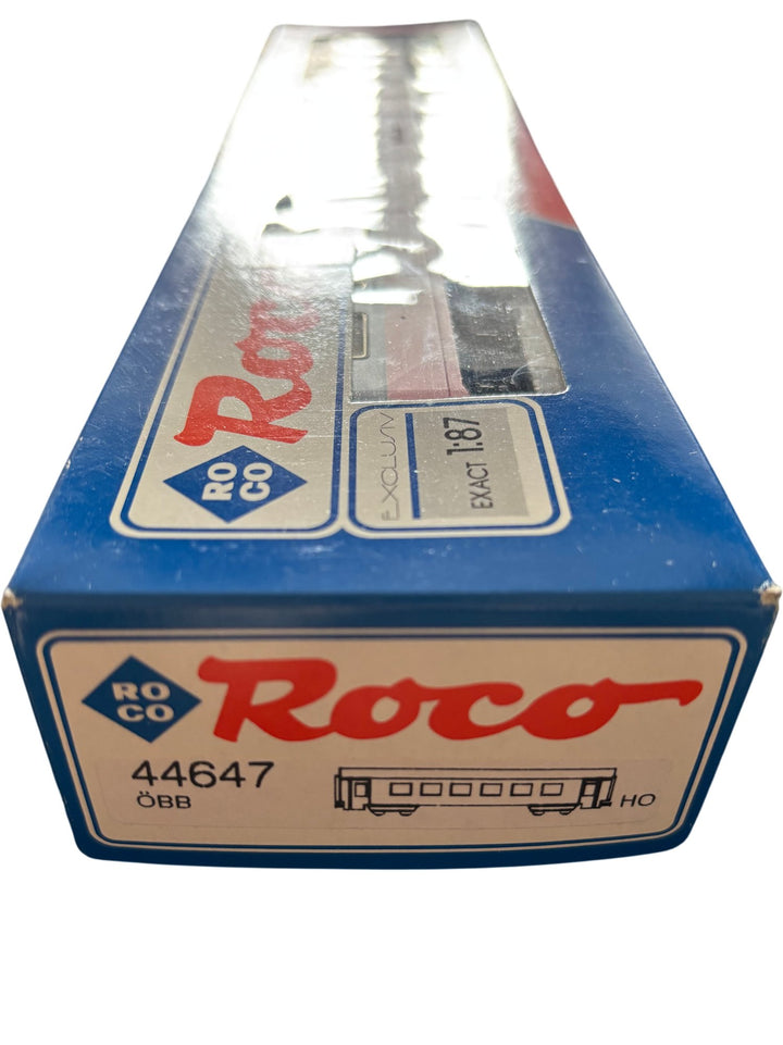 Roco HO Scale OBB Passenger Car