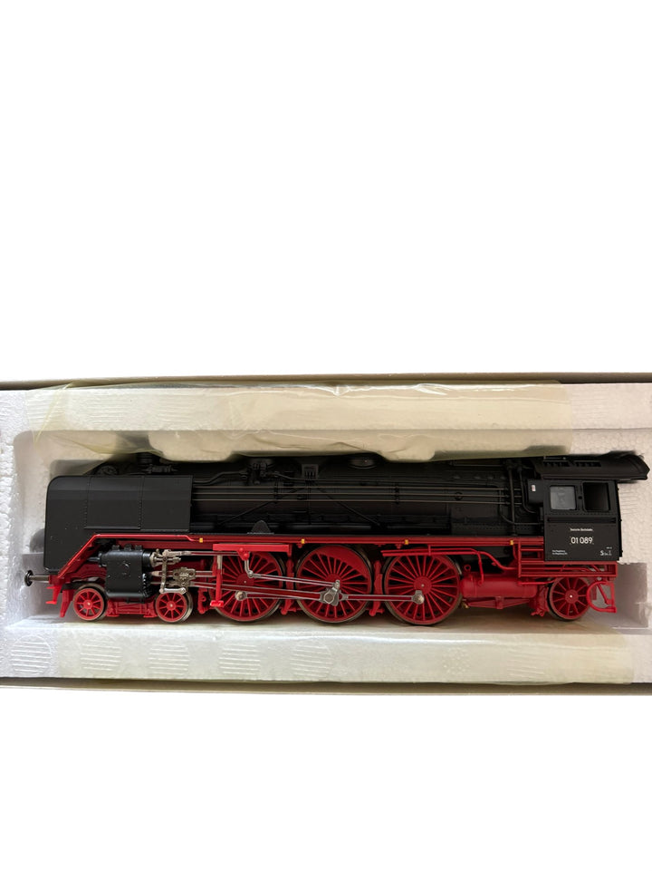 Roco HO Scale DR BR 01 Model Train