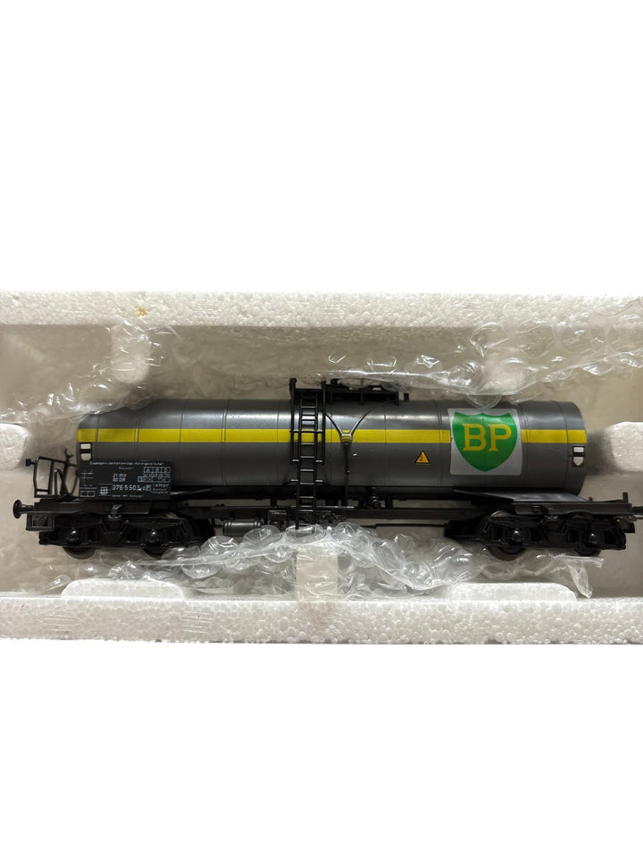 HO Scale Lima BP Tanker Model Train