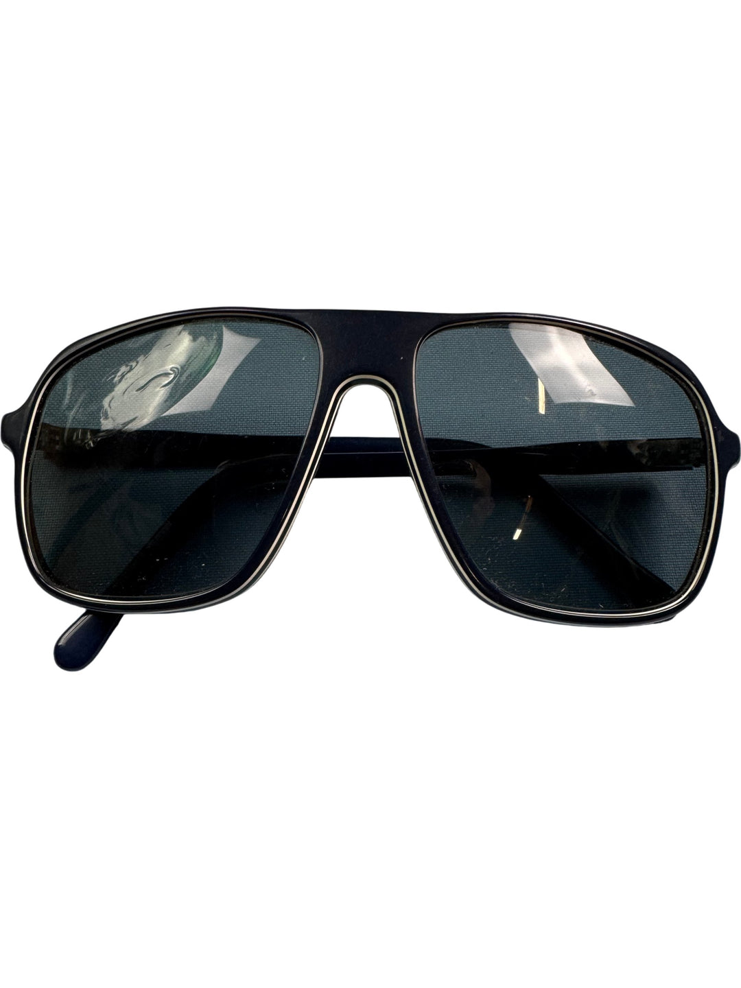 80s Style Black Aviator Sunglasses - Think Vintage