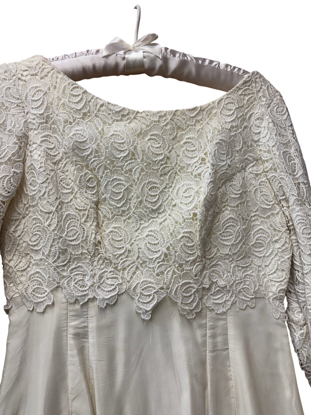1960s Lace Long Sleeve Wedding Dress