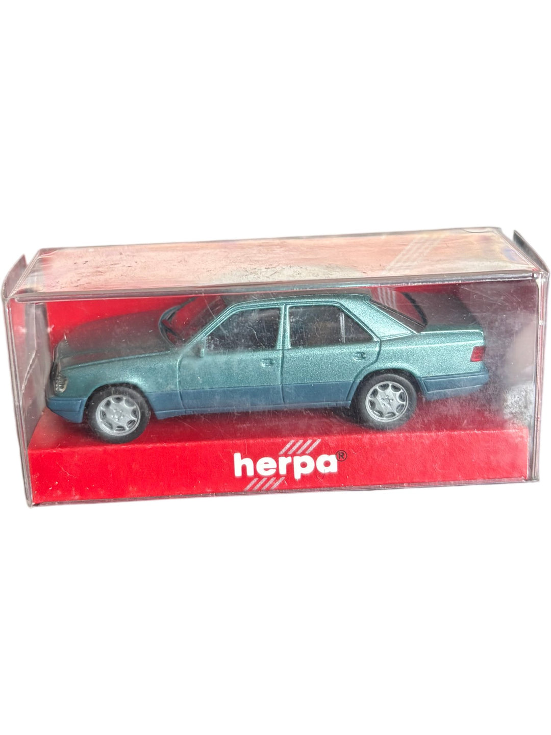 Herpa Mercedes-Benz E 320 Limousine (Sedan) Scale 1:87 Model