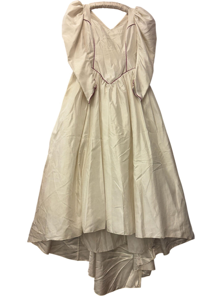 Vintage Ivory Wedding Gown with Puff Sleeves and Bow